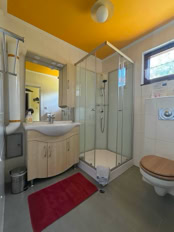 Ferienhaus mit Dusche